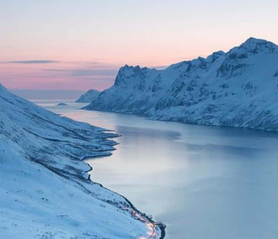 Tromsø Fjords and Sommarøy Islands Tour with Salmon Picnic