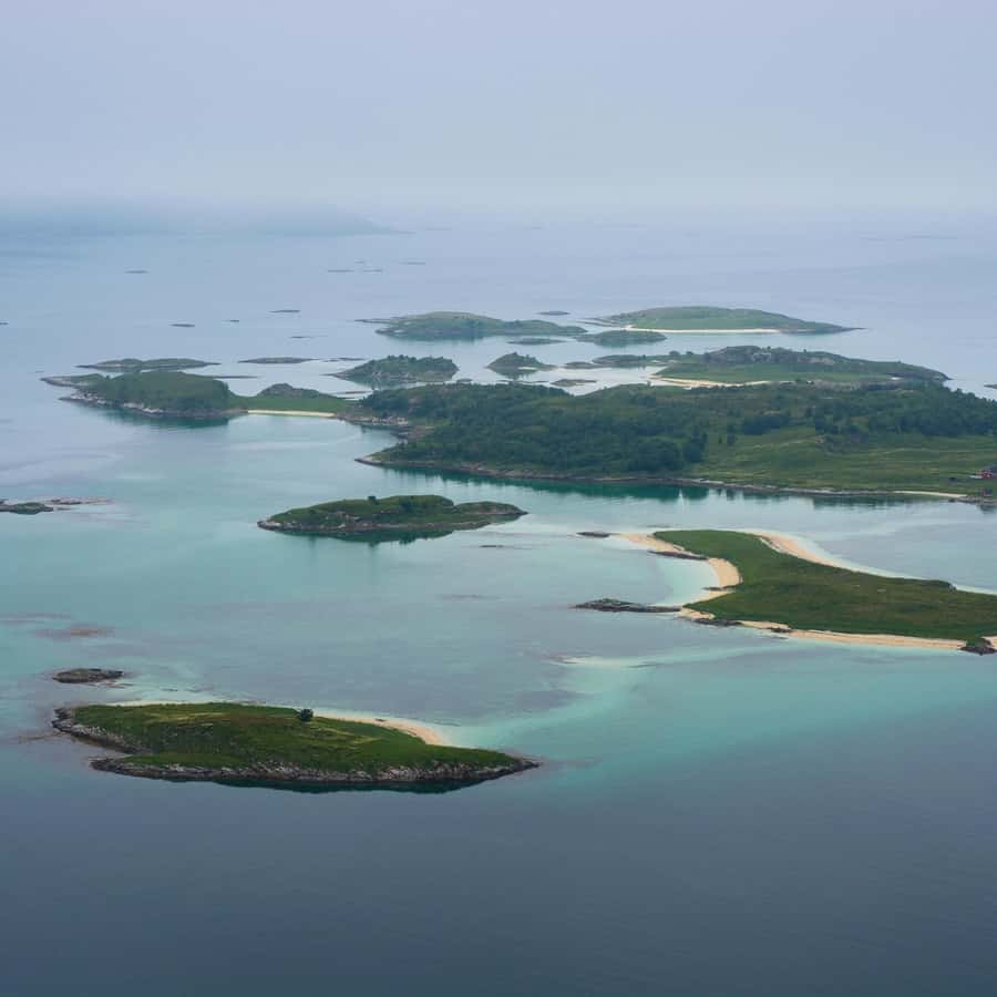 Tromsø Fjords and Sommarøy Islands Tour with Salmon Picnic