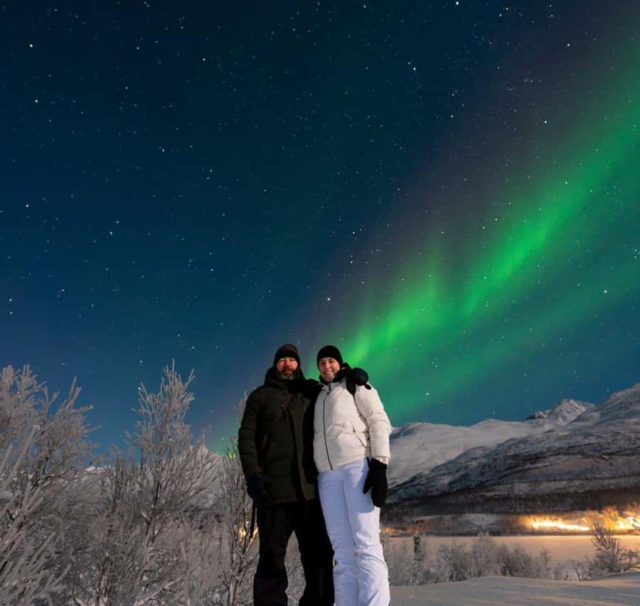 Tromsø Northern Lights Husky Visit with Traditional Dinner