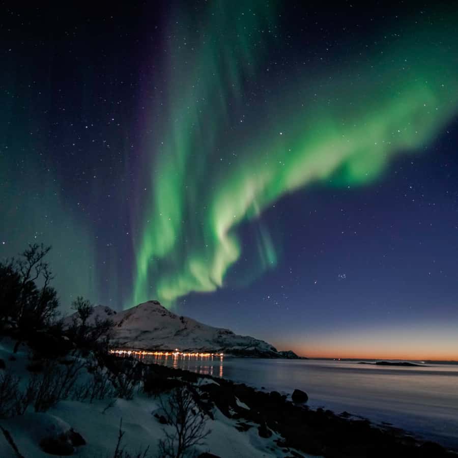 Tromsø Northern Lights Pioneer Tour with Photos Included
