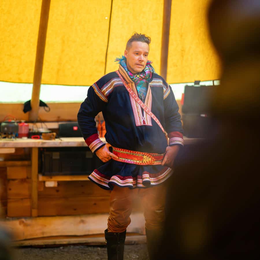 Tromsø: Royal Reindeer Feeding & Sami Culture Experience