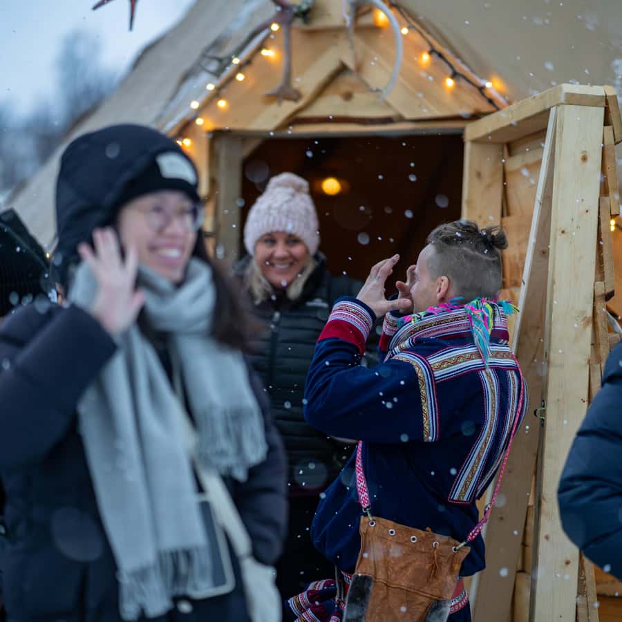 Tromsø: Royal Reindeer Feeding & Sami Culture Experience